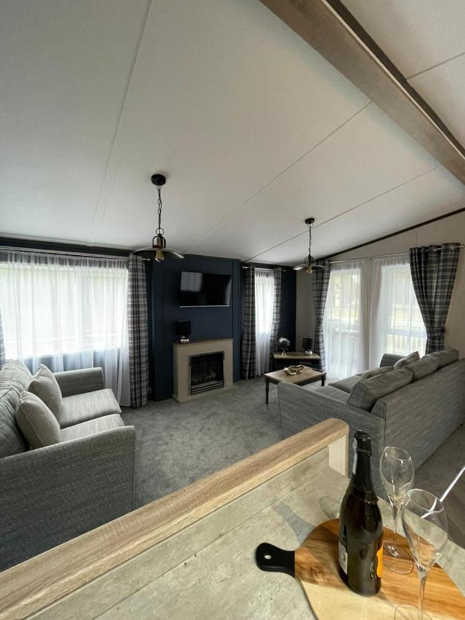 Lotus Lodge With Hot Tub York Exterior foto